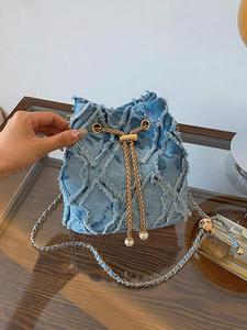 Women's Elegant Faux Pearl Decorated Denim Crossbody Bag, Exquisite Trendy Metal Drawstring Crossbody Bag, Fashionable Bag for Daily Use